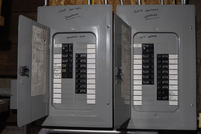 1305 Garrison Avenue, Rockford, IL 61103