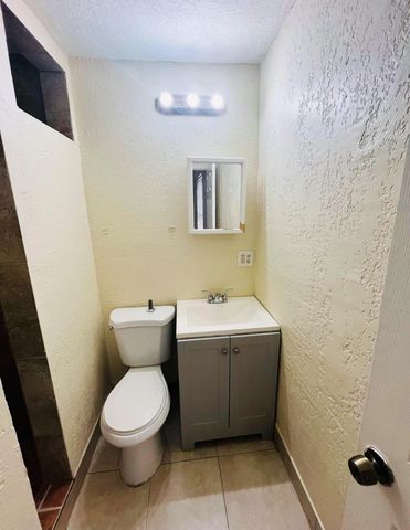 901 8th Street 1, West Palm Beach, FL 33401