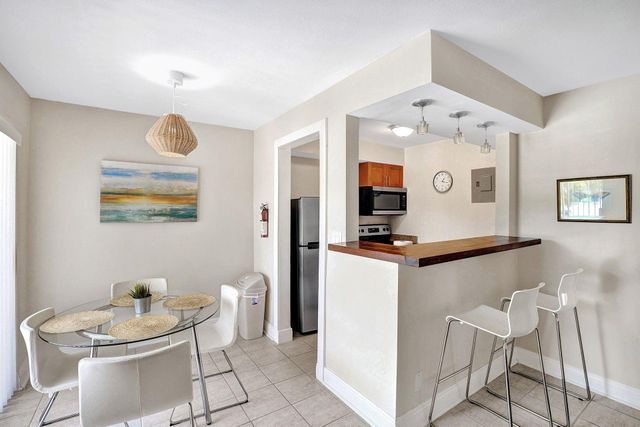 3226 NE 12th Street 7, Pompano Beach, FL 33062