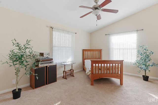 1225 Taft Highway 5, Bakersfield, CA 93307