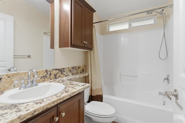 1225 Taft Highway 5, Bakersfield, CA 93307