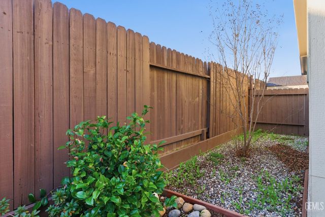 1225 Taft Highway 5, Bakersfield, CA 93307