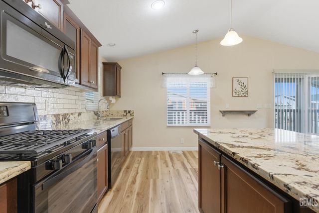 1225 Taft Highway 5, Bakersfield, CA 93307