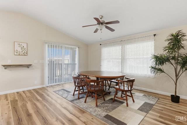 1225 Taft Highway 5, Bakersfield, CA 93307