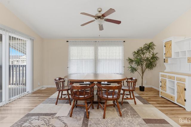 1225 Taft Highway 5, Bakersfield, CA 93307