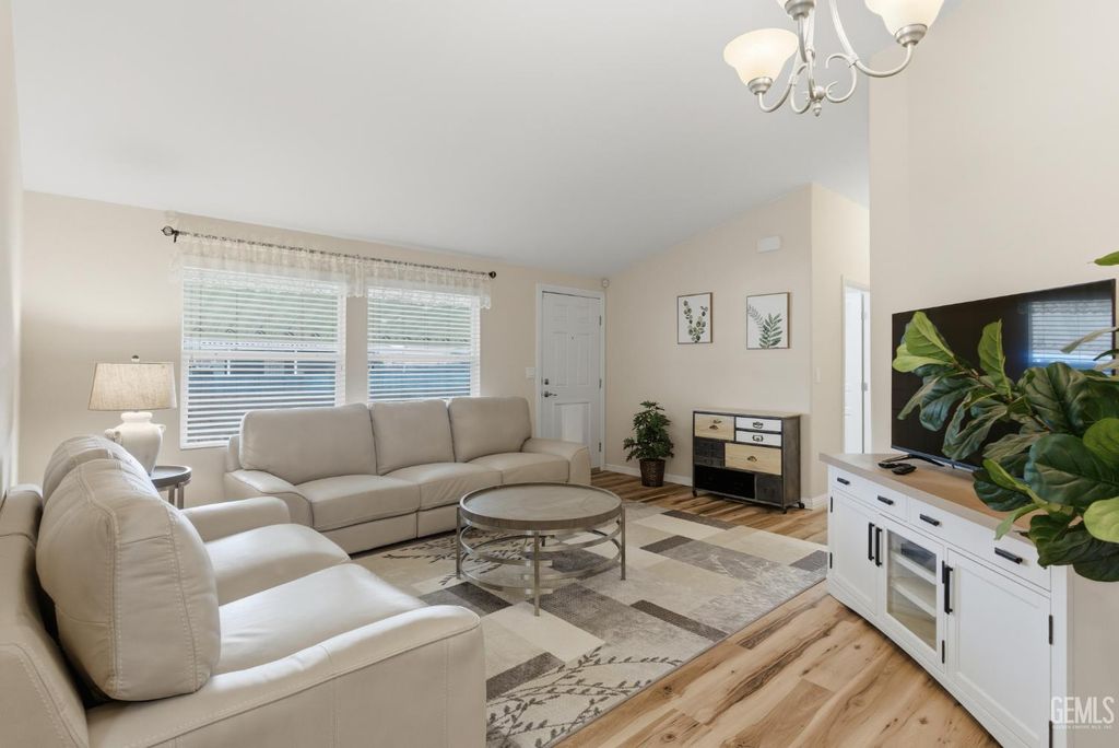 1225 Taft Highway 5, Bakersfield, CA 93307