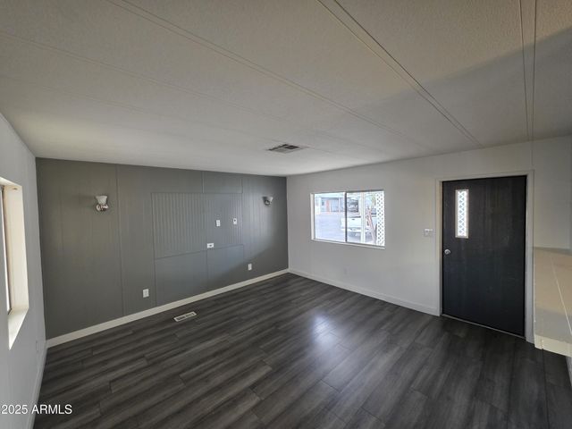 4800 W Ocotillo Road 105, Glendale, AZ 85301