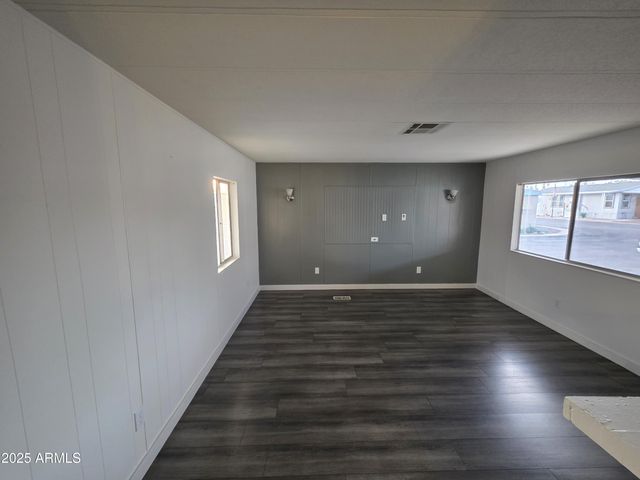 4800 W Ocotillo Road 105, Glendale, AZ 85301