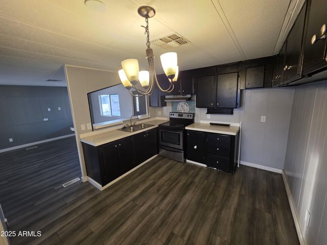 4800 W Ocotillo Road 105, Glendale, AZ 85301