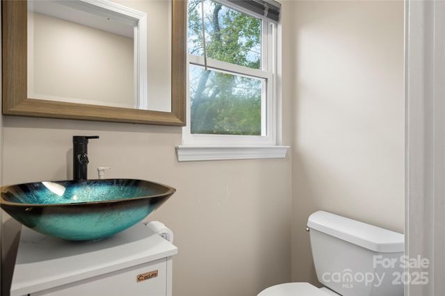 1515 Berkley Street SW, Lenoir, NC 28645