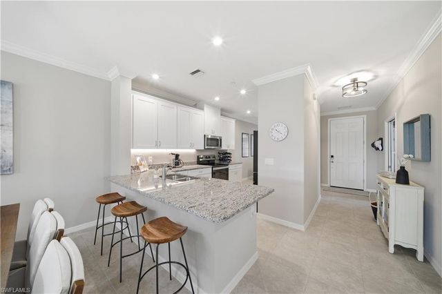 9394 Pocida CT 101, Naples, FL 34119