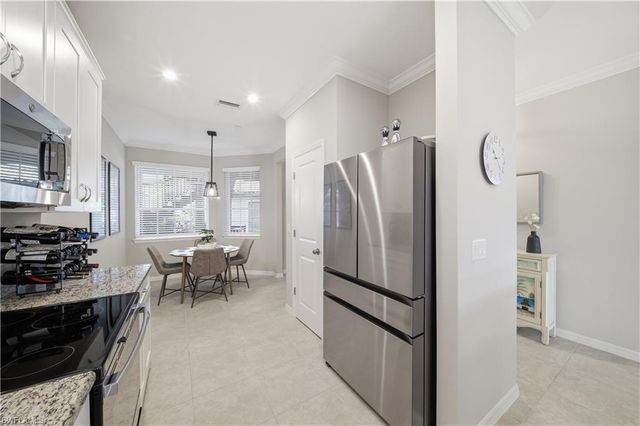 9394 Pocida CT 101, Naples, FL 34119