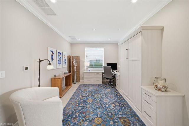 9394 Pocida CT 101, Naples, FL 34119