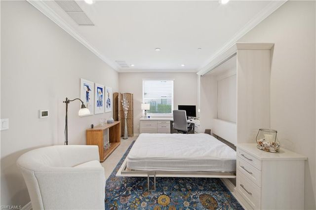 9394 Pocida CT 101, Naples, FL 34119