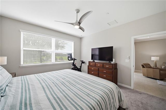 9394 Pocida CT 101, Naples, FL 34119