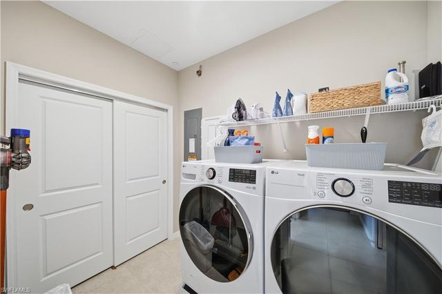 9394 Pocida CT 101, Naples, FL 34119