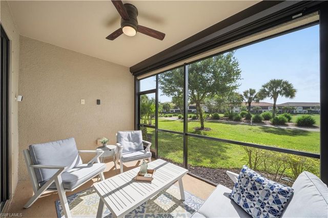 9394 Pocida CT 101, Naples, FL 34119