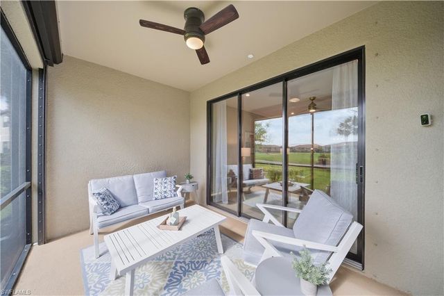 9394 Pocida CT 101, Naples, FL 34119