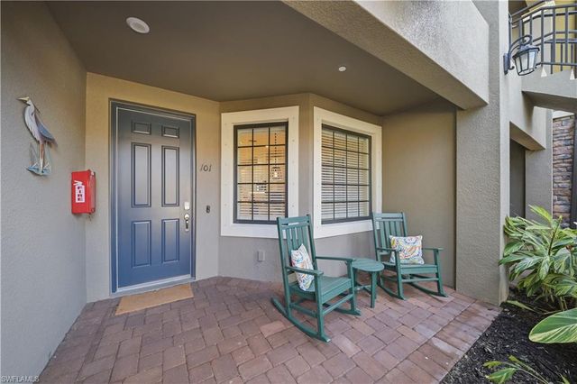 9394 Pocida CT 101, Naples, FL 34119