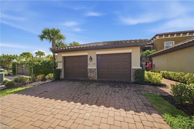 9394 Pocida CT 101, Naples, FL 34119