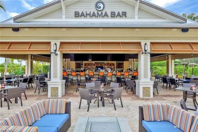 9394 Pocida CT 101, Naples, FL 34119