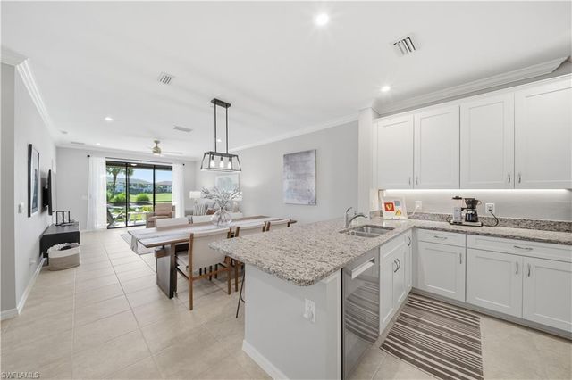 9394 Pocida CT 101, Naples, FL 34119