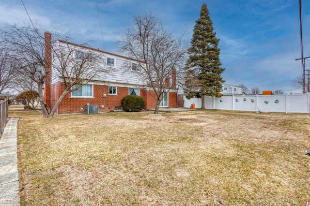 14614 Fina Drive, Warren, MI 48088