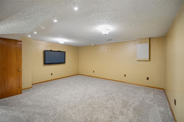 231 52nd Street, West Des Moines, IA 50265