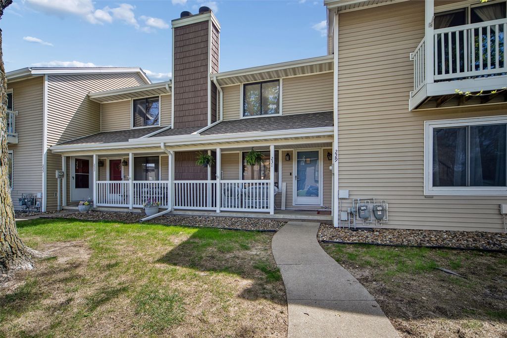 231 52nd Street, West Des Moines, IA 50265