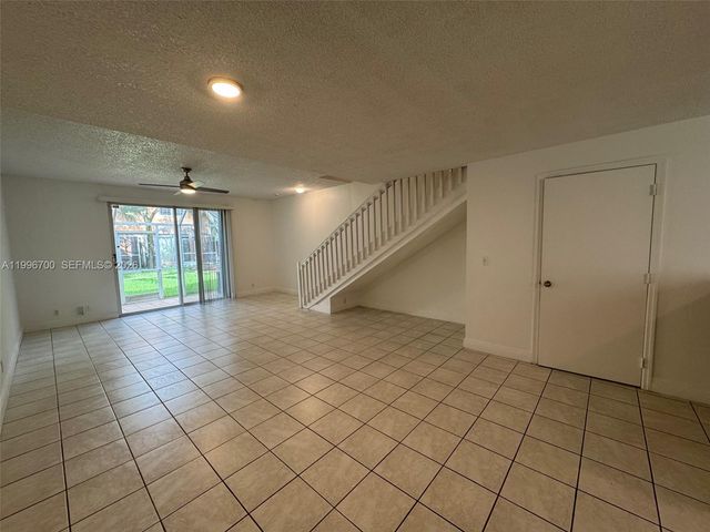 1503 Veracruz Ln 5-14, Weston, FL 33327