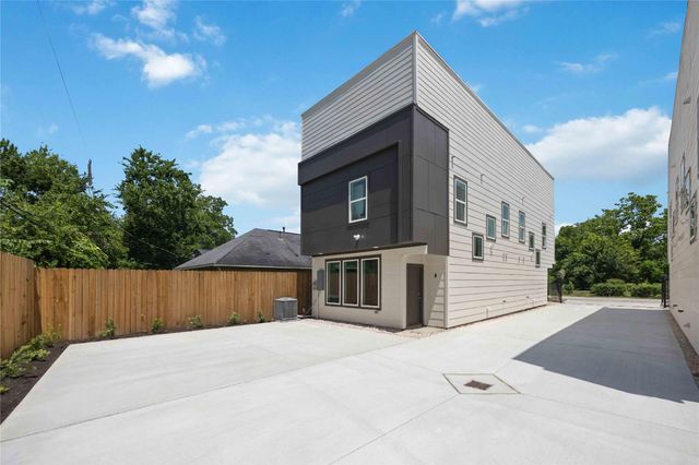 4138 Larkspur Street A, Houston, TX 77051