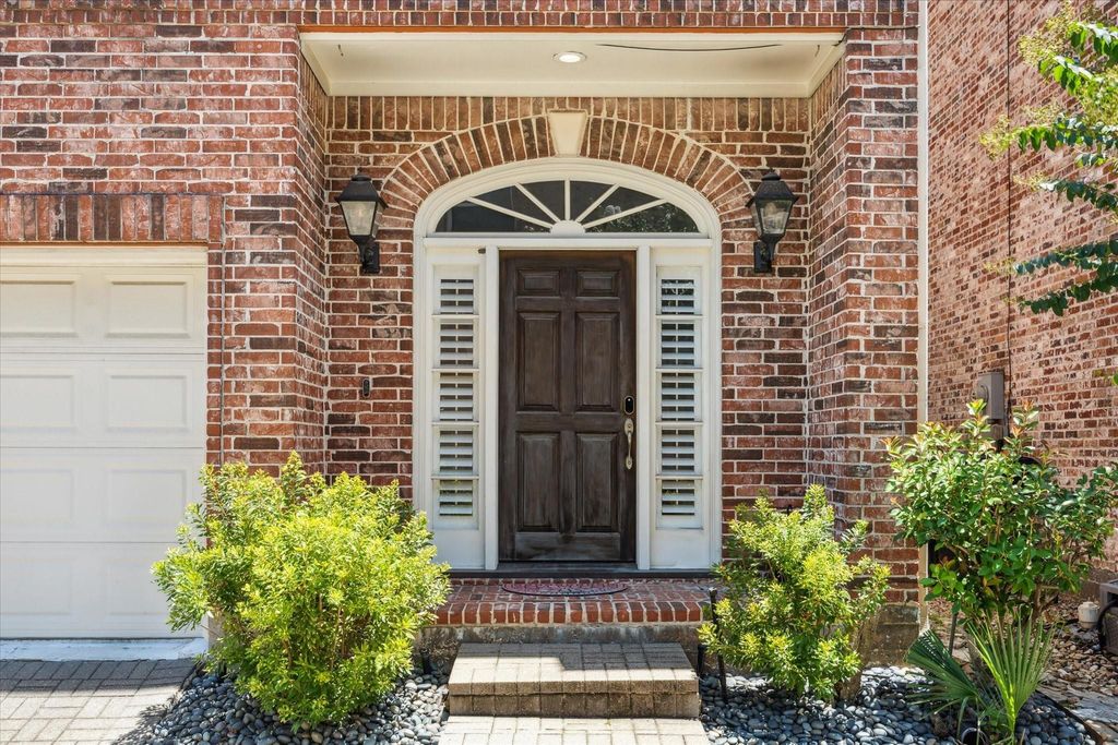 2603 West Lane Drive E, Houston, TX 77027