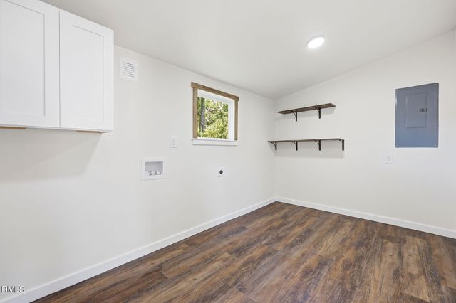 408 E Canary Street, Dunn, NC 28334