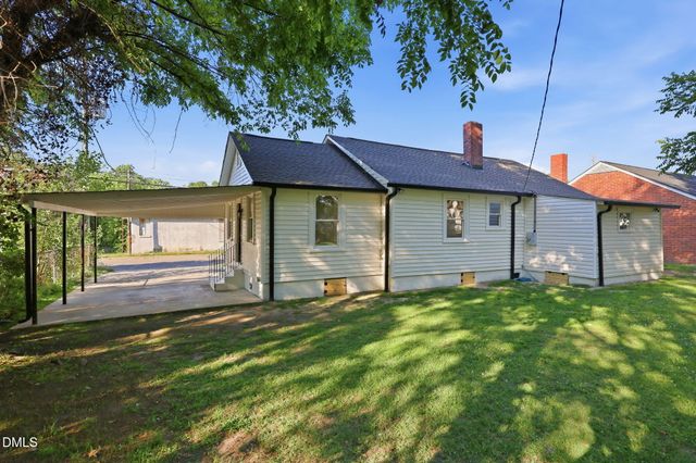 408 E Canary Street, Dunn, NC 28334