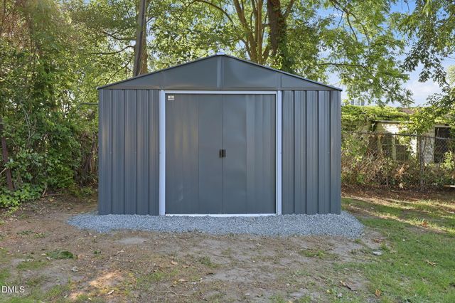 408 E Canary Street, Dunn, NC 28334