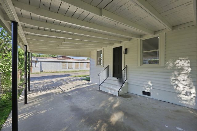 408 E Canary Street, Dunn, NC 28334
