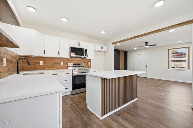 408 E Canary Street, Dunn, NC 28334