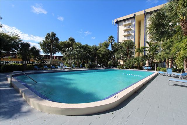 4550 NW 9th St 605E, Miami, FL 33126