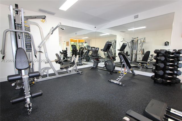 4550 NW 9th St 605E, Miami, FL 33126