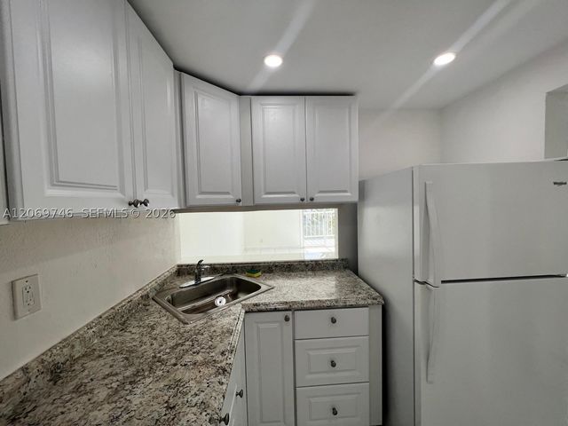 4550 NW 9th St 605E, Miami, FL 33126