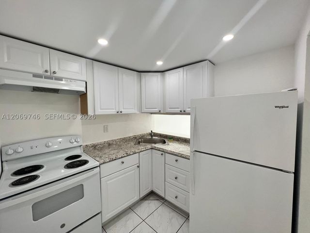 4550 NW 9th St 605E, Miami, FL 33126