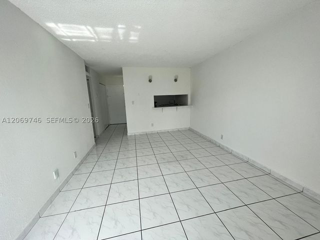 4550 NW 9th St 605E, Miami, FL 33126