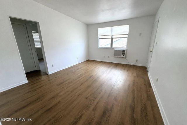 2977 COLLIER Avenue 4, Jacksonville, FL 32205