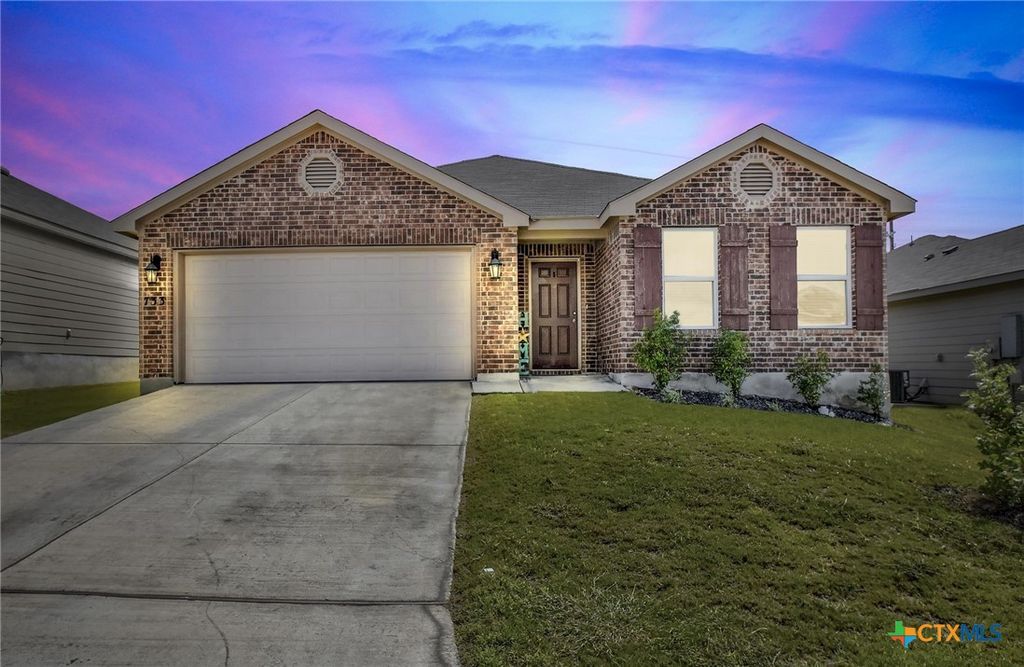 733 Peak Place, Seguin, TX 78155