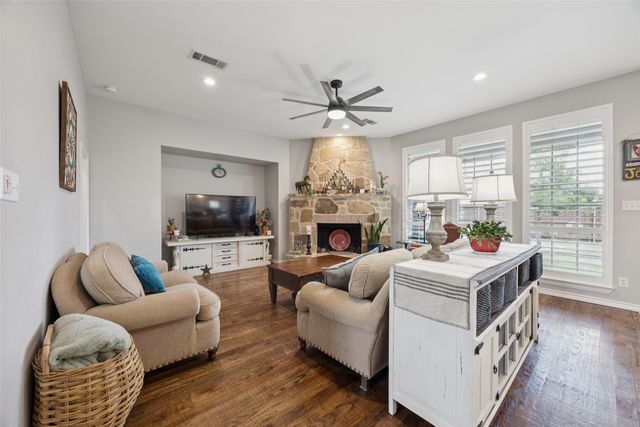 1000 Fenwick Lane, Forney, TX 75126