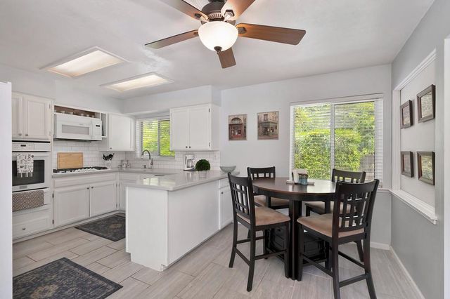 2105 Farnsworth Way, Rancho Cordova, CA 95670