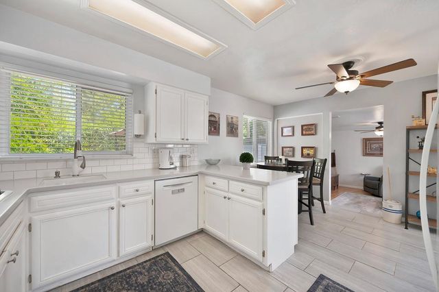2105 Farnsworth Way, Rancho Cordova, CA 95670