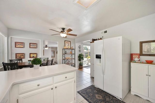 2105 Farnsworth Way, Rancho Cordova, CA 95670