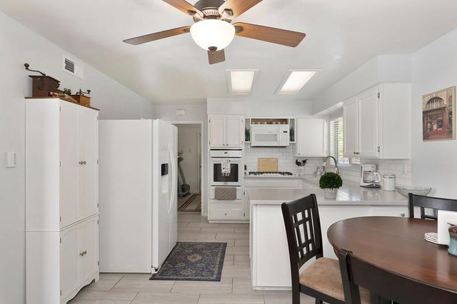 2105 Farnsworth Way, Rancho Cordova, CA 95670