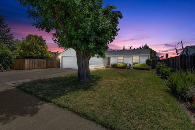 2105 Farnsworth Way, Rancho Cordova, CA 95670